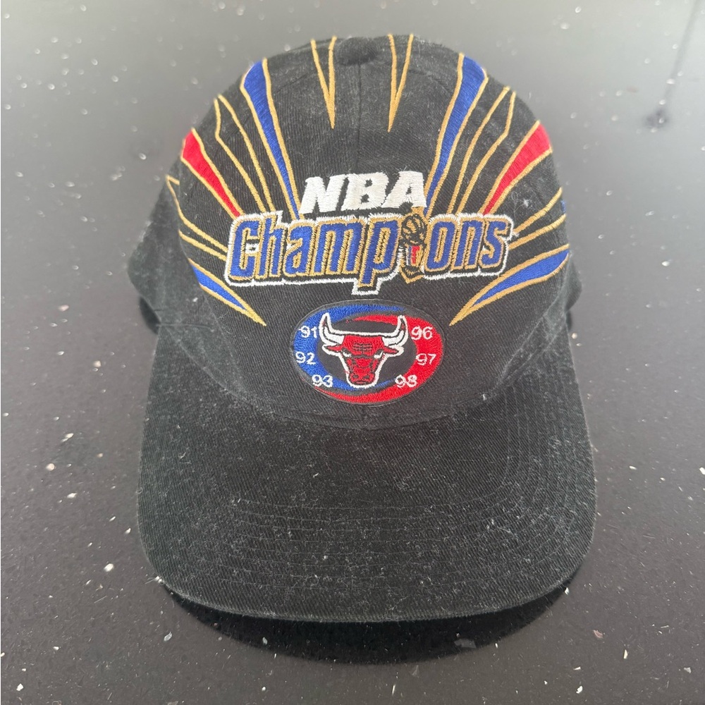 Vintage *Rare Chicago Bulls 6X NBA Champions Black Hat - Picture 2 of 5